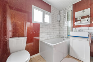 Photo 24- click for photo gallery